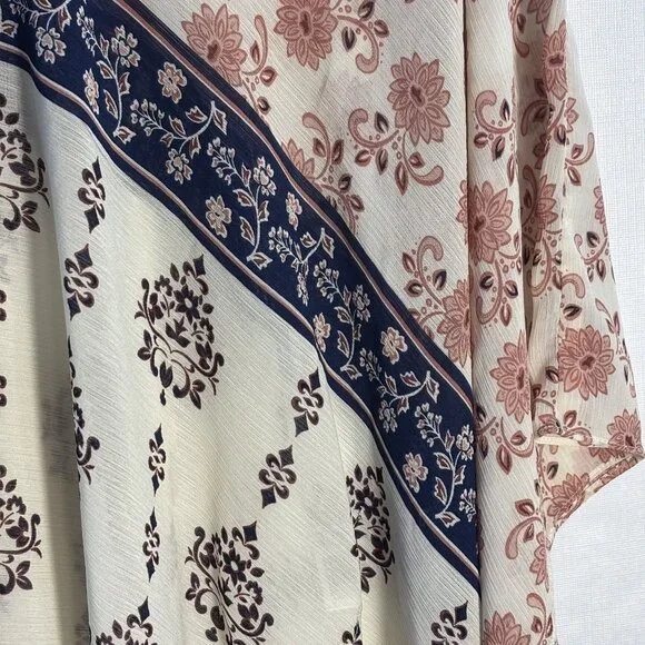 Bohemian Floral Print Womens Poncho Top With V-Neck & Asymmetrical Hemline Light - Picture 3 of 8